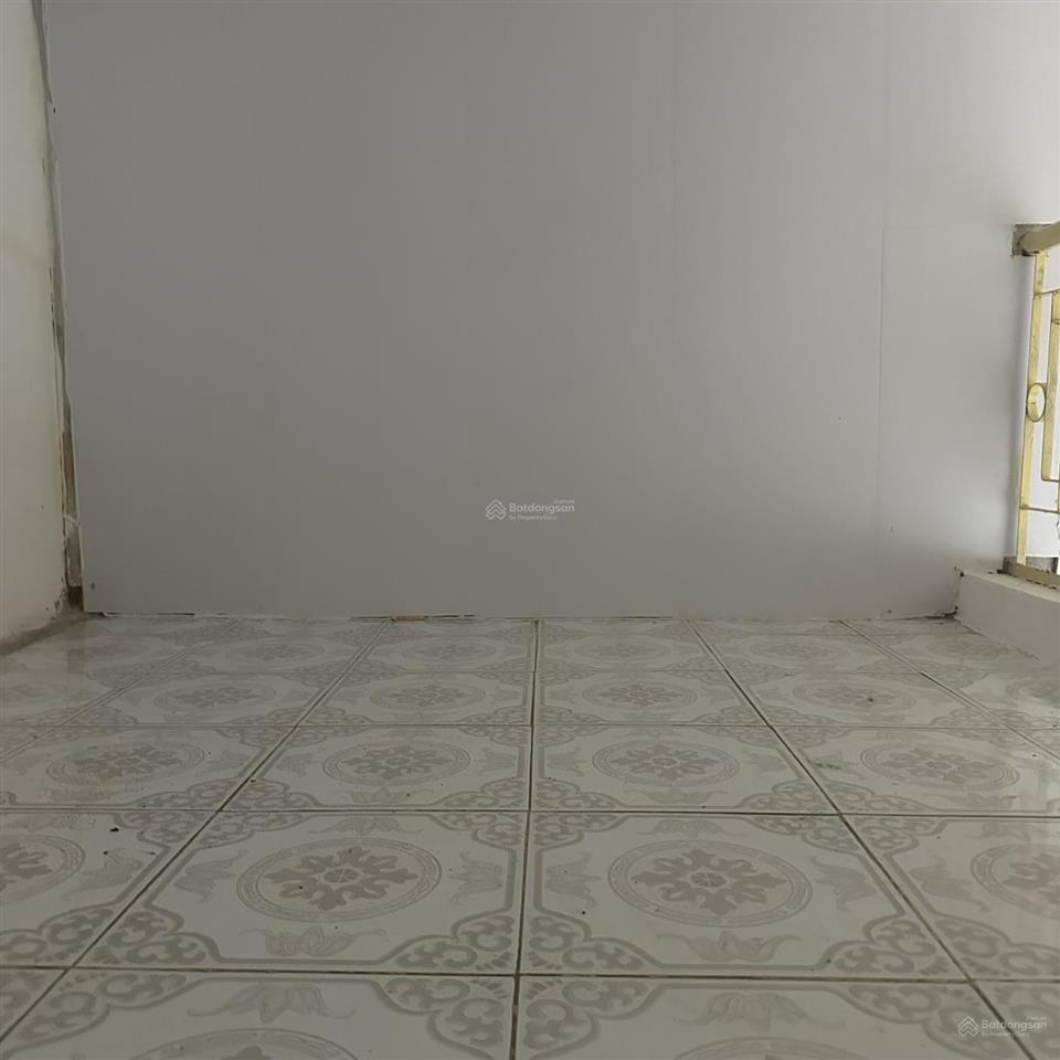 Cho thuê nhà tại 105 phố bà triệu 30m2 1 tầng + gác xép, 5 triệu / tháng, đt 0983 834 ***. đoàn diện