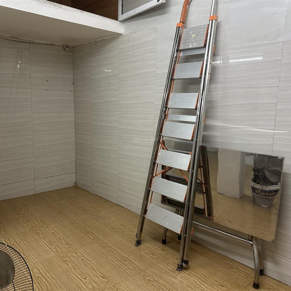 Cho thuê nhà tại 105 phố bà triệu 30m2 1 tầng + gác xép, 5 triệu / tháng, đt 0983 834 ***. đoàn diện
