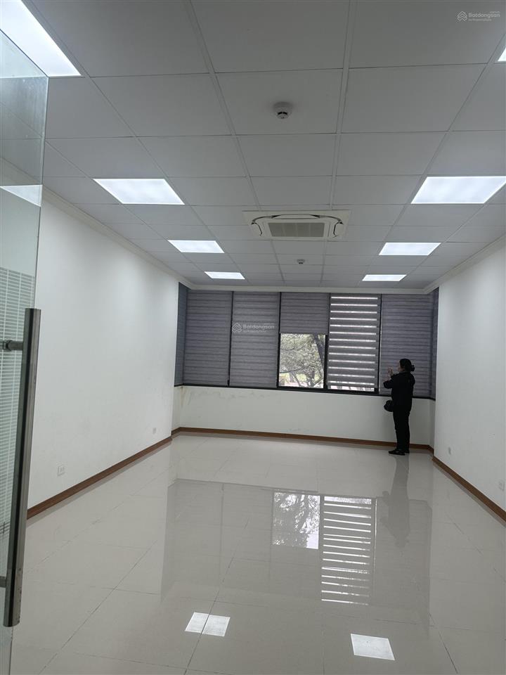 Nhà mặt phố nguyễn đình chiểu, hai bà trưng 60m2, 8 tầng, 100 triệu / tháng, đt 0983 834 ***