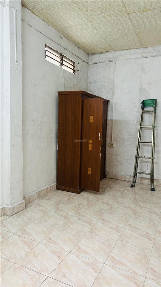 Cho thuê nhà riêng phố bà triệu, dt 15m2, 2 tầng, vệ sinh khép kín, giá 3 triệu/tháng, đt 09838342