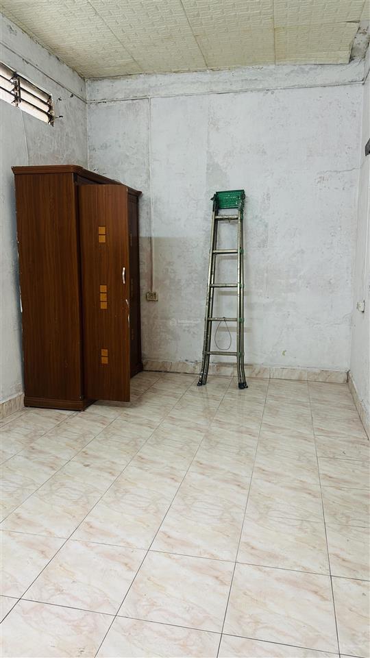 Cho thuê nhà riêng phố bà triệu, dt 15m2, 2 tầng, vệ sinh khép kín, giá 3 triệu/tháng, đt 09838342