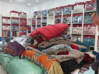 Cho thuê nhà mặt phố xã đàn. dt 65m² x 3 tầng, mt 5,5 m, đỗ xe được