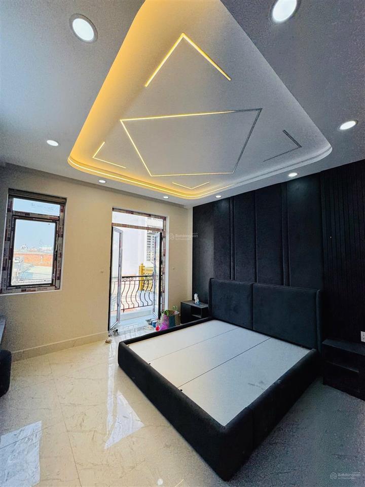 Cặp siêu phẩm thang máy xịn 1 sẹc hương lộ 2