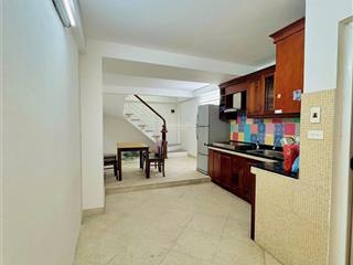 Cho thuê nhà riêng tại phố nguyễn thái học, 5 tầng, dt 42m2