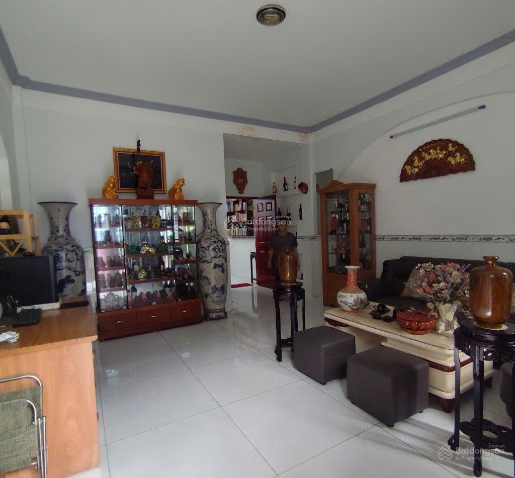 Nhà đẹp quận 8  dt 95m2 mặt tiền đường rộng  giá chỉ 11 tỷ