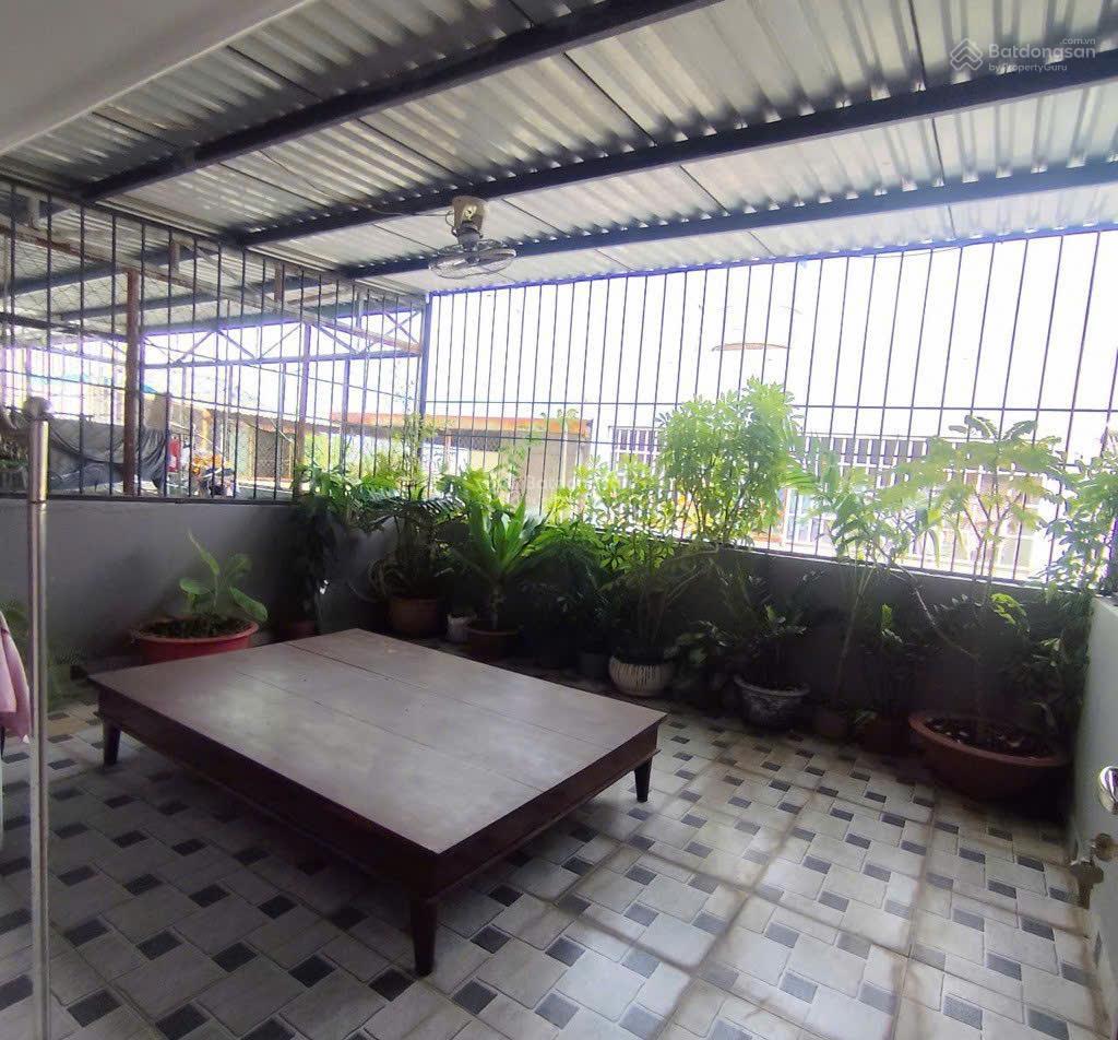 Nhà đẹp quận 8  dt 95m2 mặt tiền đường rộng  giá chỉ 11 tỷ