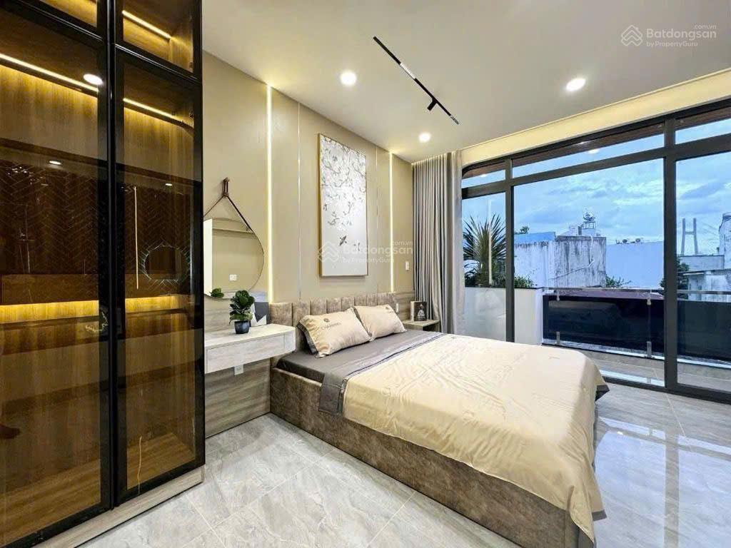 Nhà đẹp q.7 tặng nội thất sang trọng  72m2  an ninh  giá chỉ 7 tỷ 9