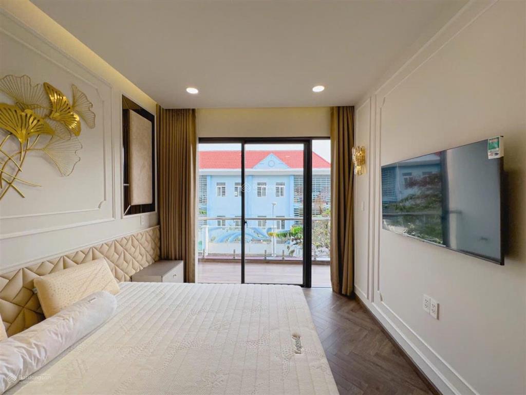 Bán nhà kdc dương hồng  nhà đẹp nội thất đẹp  dt 200m2  gần đại lộ nguyễn văn linh