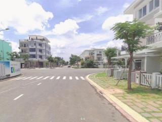 Bán nhà mặt tiền tại xã bình hưng, 100m2 giá chỉ 10 tỷ, nội thất đầy đủ, nhà mới dọn vào ở ngay