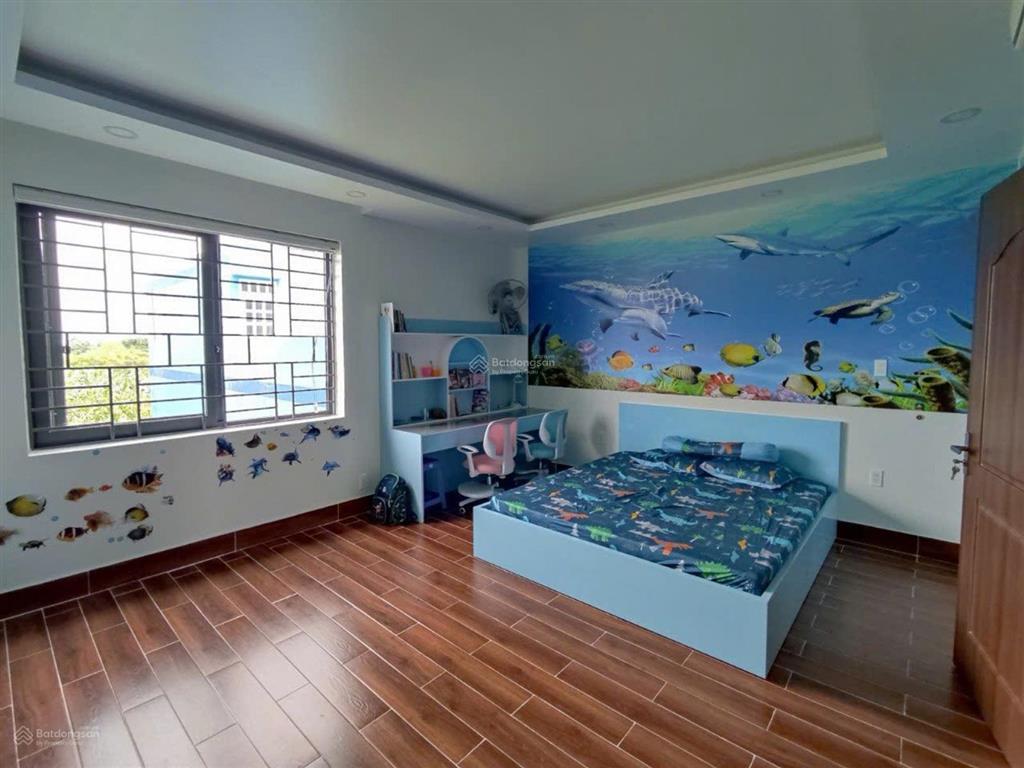 Bán nhà mặt tiền tại xã bình hưng, 100m2 giá chỉ 10 tỷ, nội thất đầy đủ, nhà mới dọn vào ở ngay