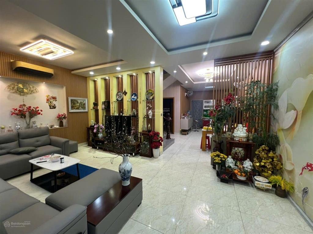 Nhà đường phú định quận 8  dt 133m2  giá rẻ chỉ 8tỷ4  tặng nội thất xịn
