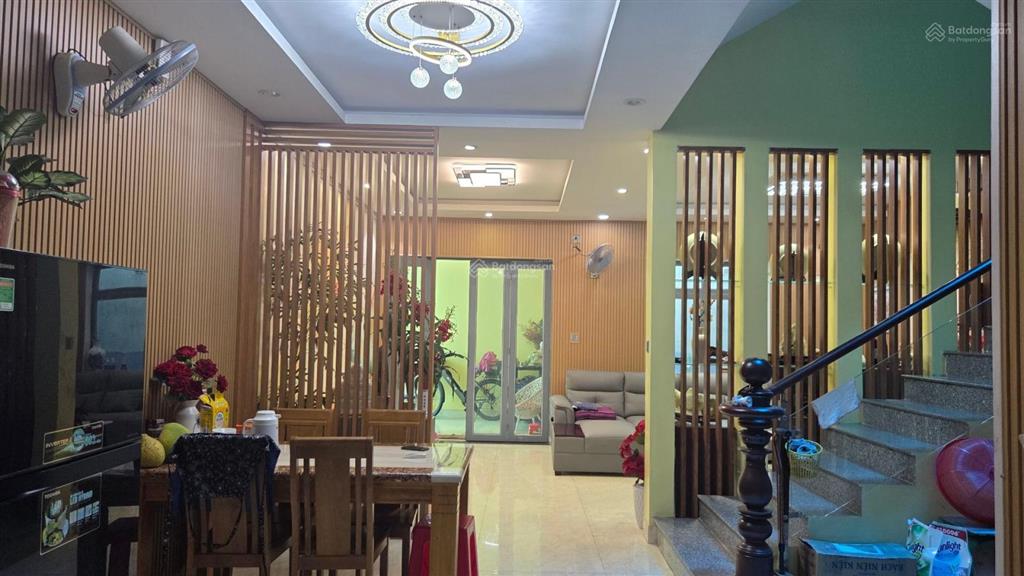 Nhà đường phú định quận 8  dt 133m2  giá rẻ chỉ 8tỷ4  tặng nội thất xịn