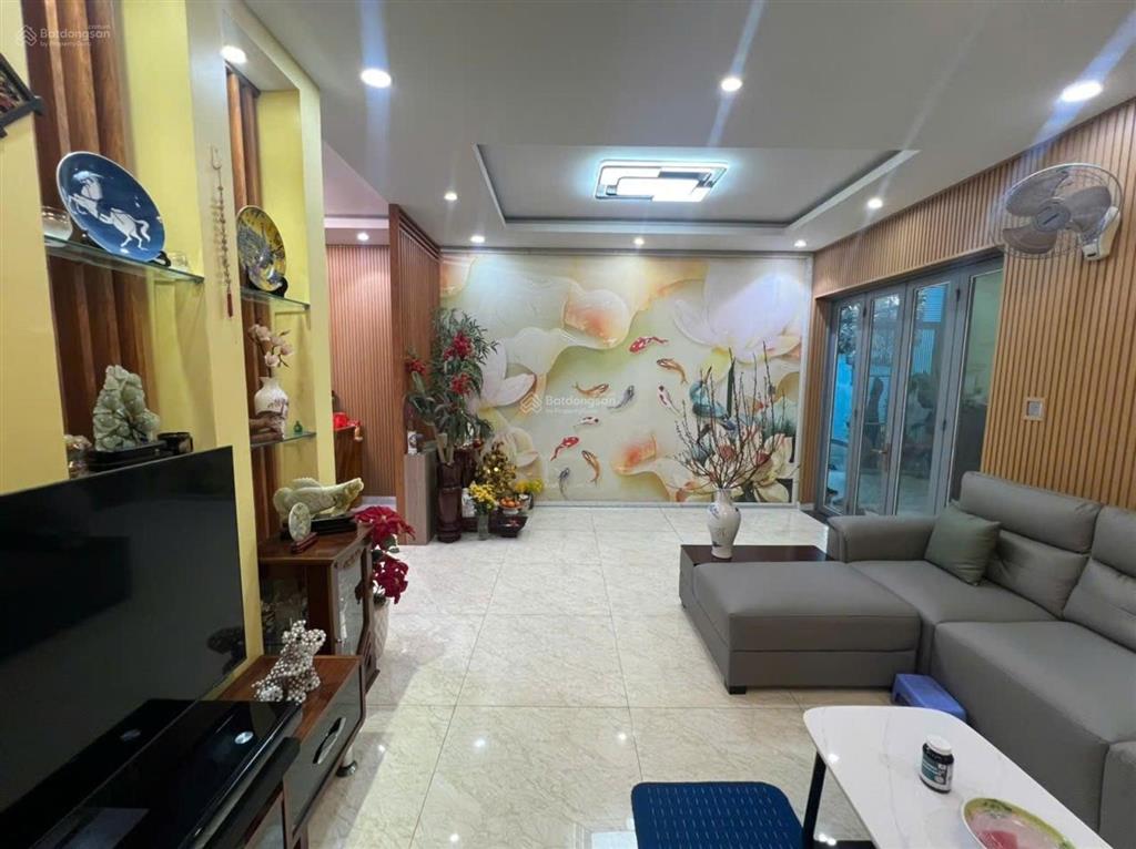 Nhà đường phú định quận 8  dt 133m2  giá rẻ chỉ 8tỷ4  tặng nội thất xịn