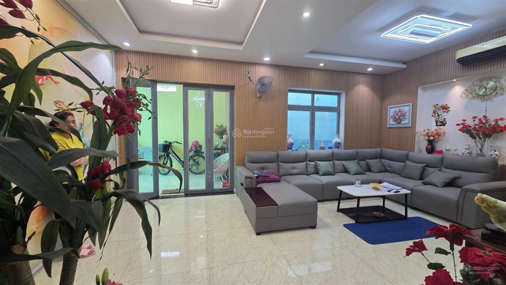Nhà đường phú định quận 8  dt 133m2  giá rẻ chỉ 8tỷ4  tặng nội thất xịn