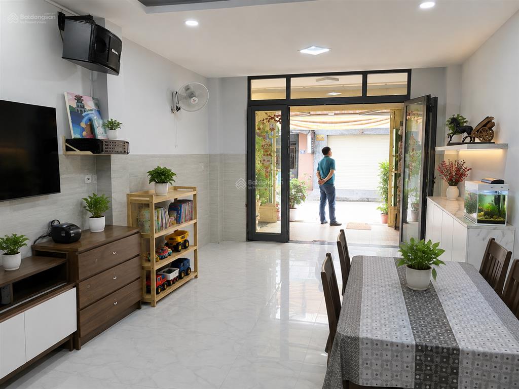 Bán nhà riêng quận 7  đang kinh doanh có dòng tiền tốt  khu đông dân cư  giá chỉ 8ty6