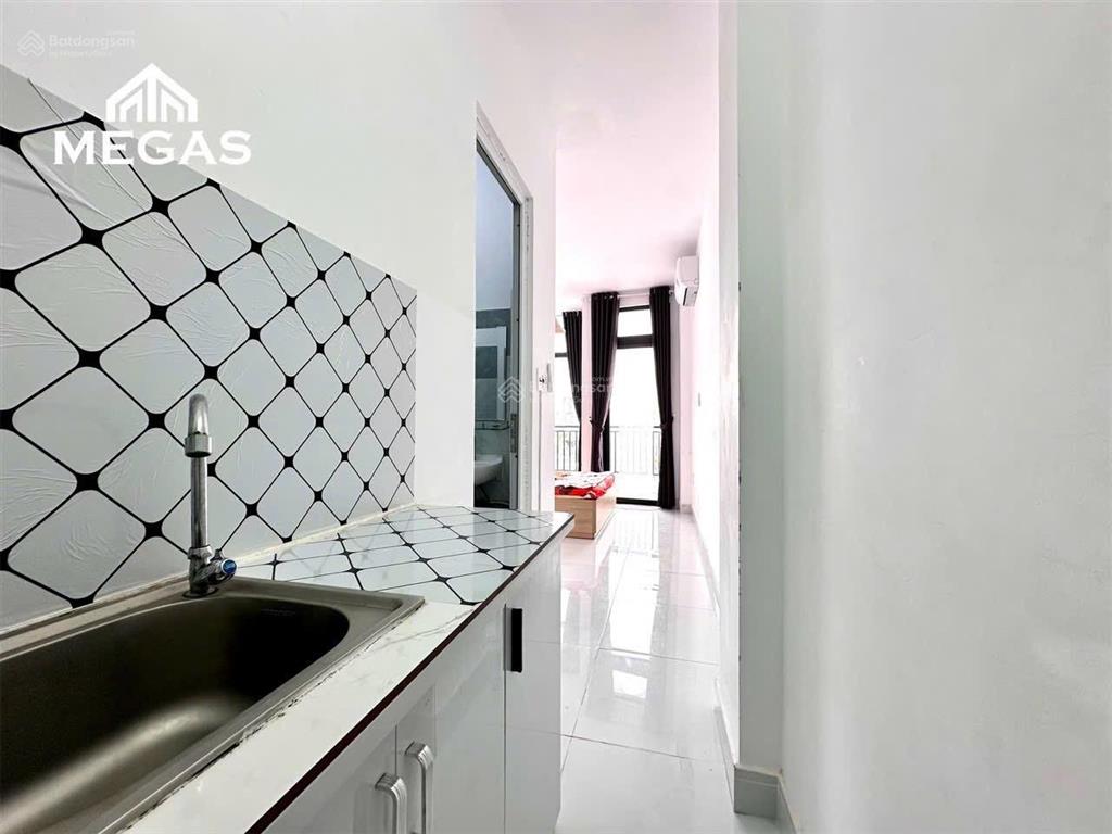Cho thuê phòng ban công, máy giặt riêng, cho nuôi pet, tại cách mạng tháng tám