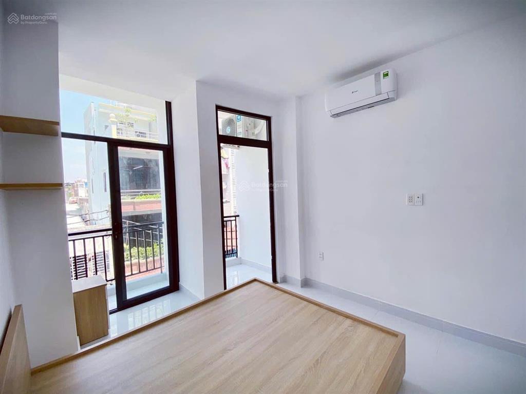 Cho thuê phòng ban công, máy giặt riêng, cho nuôi pet, tại cách mạng tháng tám