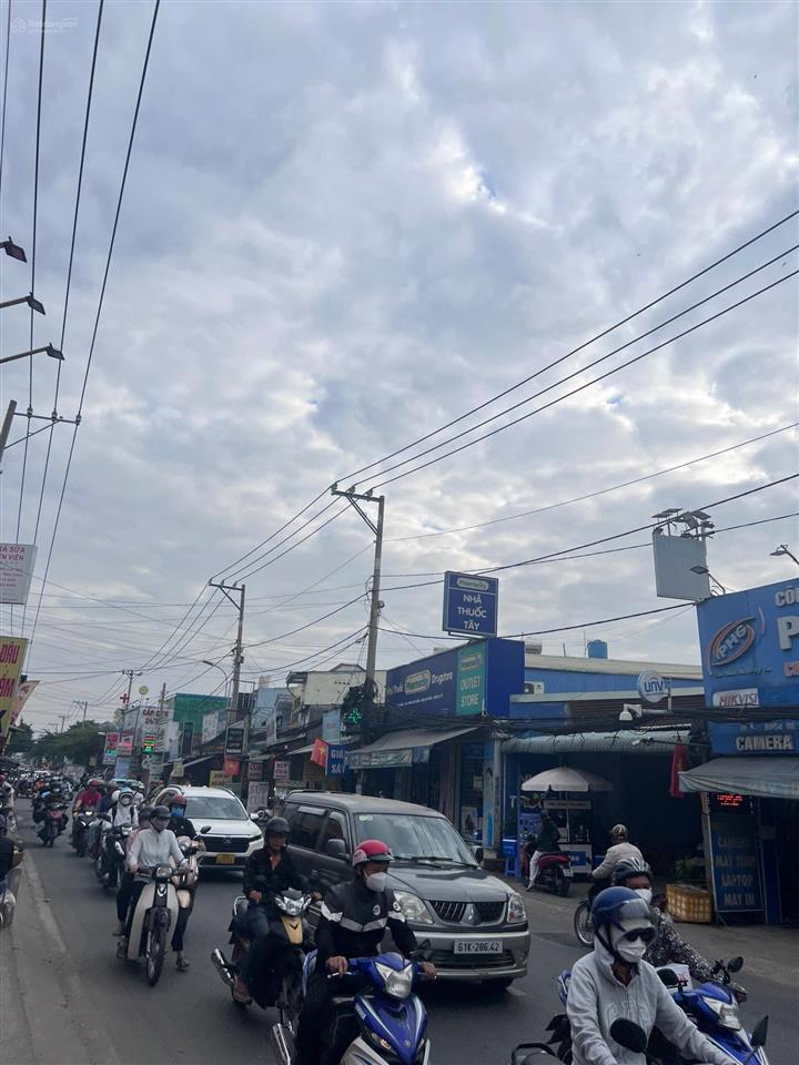 Bán nhà 2 tầng  mặt tiền hà huy giáp  60m2  4,2 tỷ