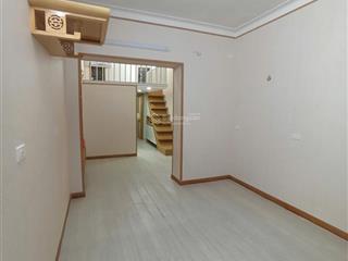 Tập thể tầng 1 lò đúc giá tốt bậc nhất phân khúc