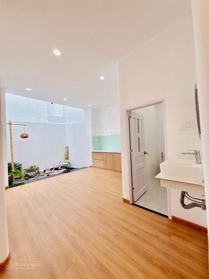 Bán nhà quận 4 siêu phẩm đoàn văn bơdt đẹp 4,7m x 14m hẻm 1/ gần mặt tiền hẻm hơn 4m