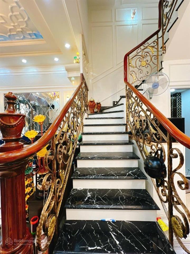 Mặt tiền quận 4  5 tầng đẹp như cung điện  diện tích sổ 35m2 đất kdc hiện hữu  hoàn công 150m2