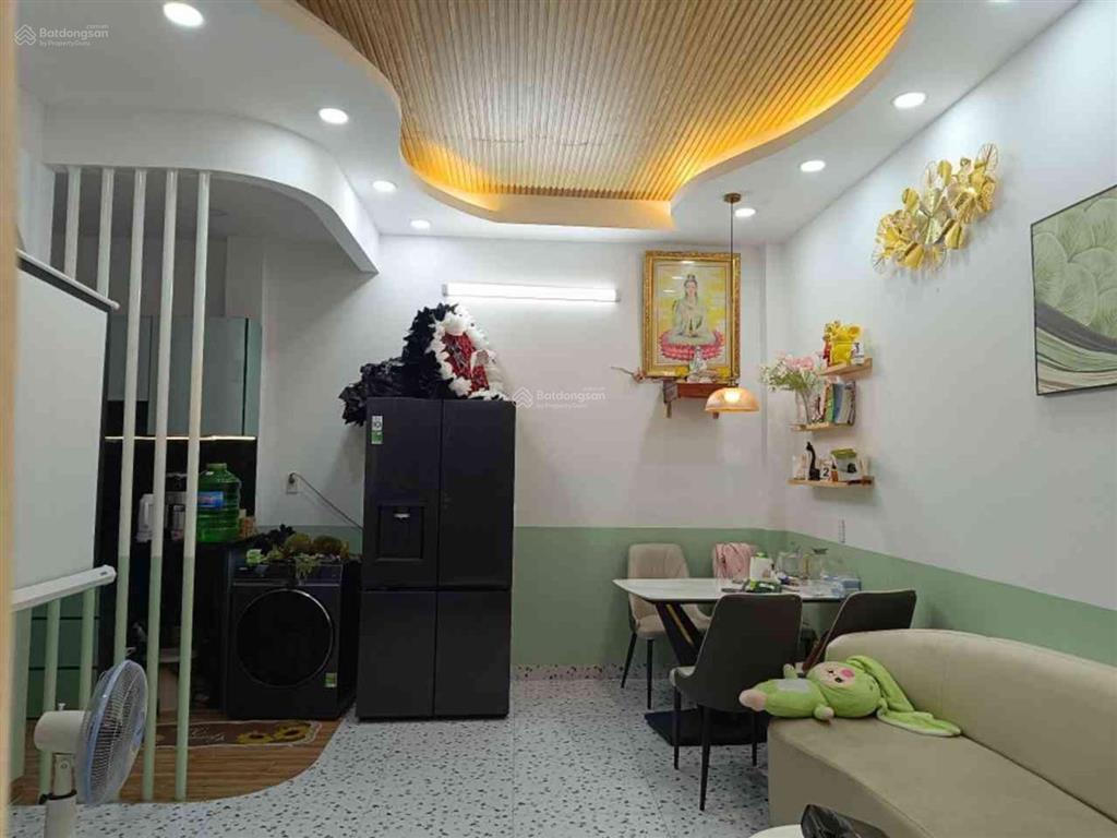 Bán nhà ngay mt đường dương bá trạc xe hơi đỗ cửa 4 tầng ngang 5,5m kdc kqh 5,8 tỷ