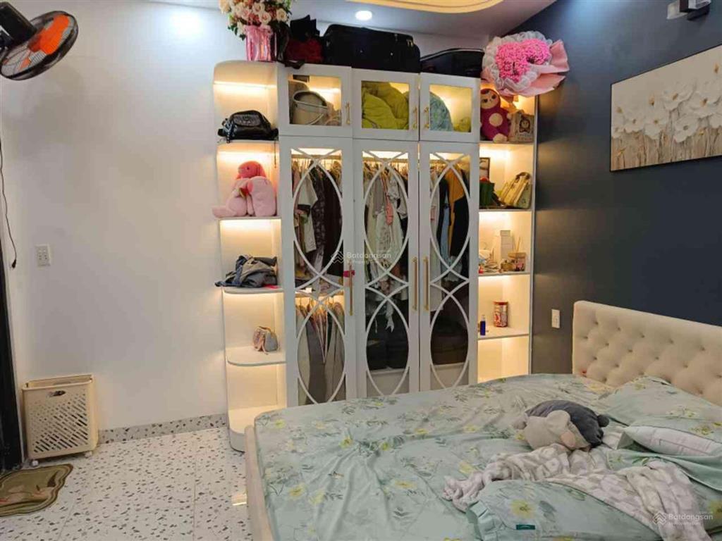 Bán nhà ngay mt đường dương bá trạc xe hơi đỗ cửa 4 tầng ngang 5,5m kdc kqh 5,8 tỷ