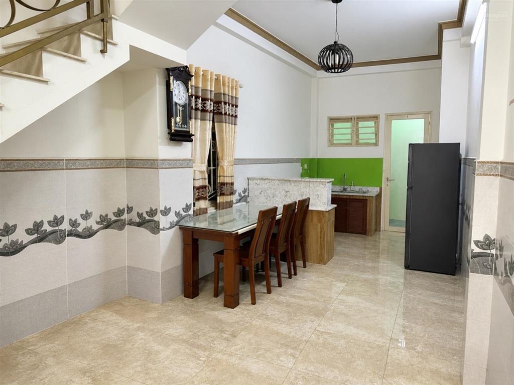 Chính chủ nguyễn khoái quận 4 gần trường gần quận 1 70m2 kdc hiện hữu 100tr/m2 đón cầu nguyễn khoái