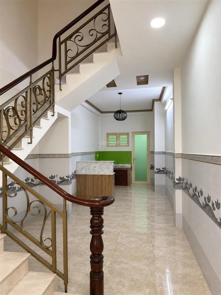 Chính chủ nguyễn khoái quận 4 gần trường gần quận 1 70m2 kdc hiện hữu 100tr/m2 đón cầu nguyễn khoái