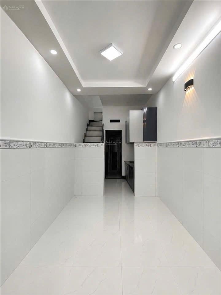 Nhà mới  4 tầng sạch đẹp  ngay chợ nhỏ  hoàn công đủ hoàng diệu quận 4  2,75 tỷ