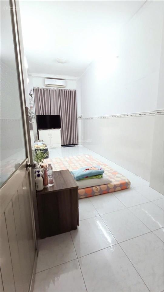 Nhà đoàn văn bơ 2 tầng 25m2 khu dân cư không quy hoạch gần chợ 200 gần tôn đản 2,7 tỷ còn tl