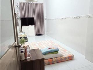 Nhà đoàn văn bơ 2 tầng 25m2 khu dân cư không quy hoạch gần chợ 200 gần tôn đản 2,7 tỷ còn tl