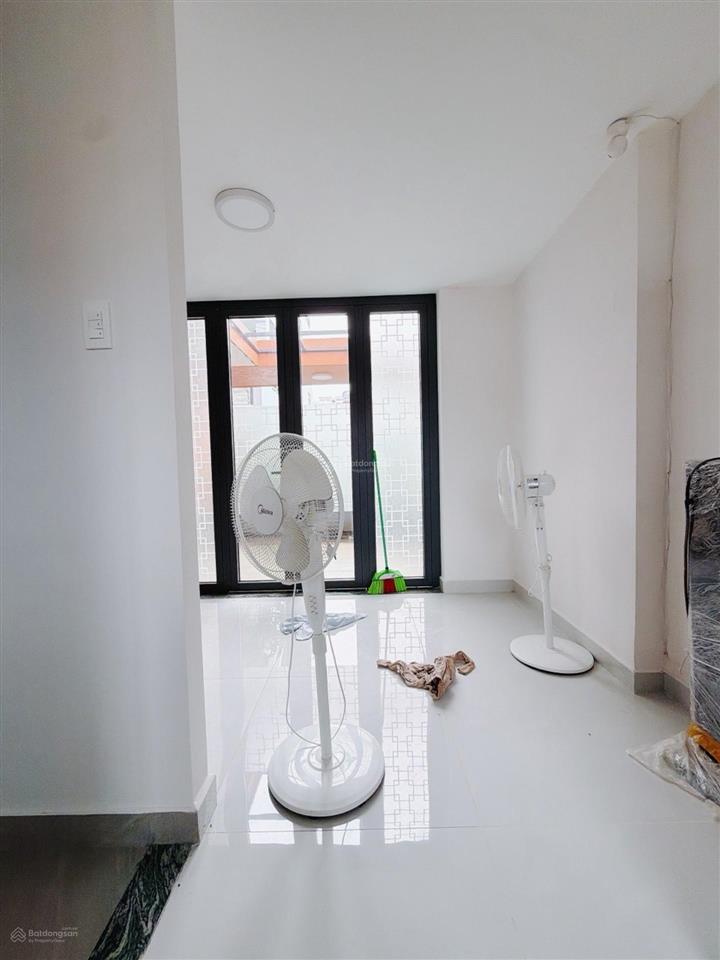 Nhà mt đường số gần khánh hội hoàng diệu 4 tầng xe hơi đỗ cửa htn 6m hoàn công chuẩn 8 tỷ nhỉnh