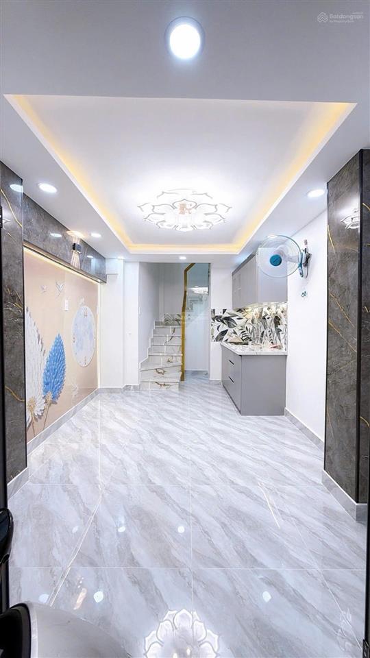 Nhà trung tâm quận 4 tôn đản thuận tiện qua lại quận 1,7 3 tầng 2pn cho 1 gd nhỏ tài chính thấp 3 t