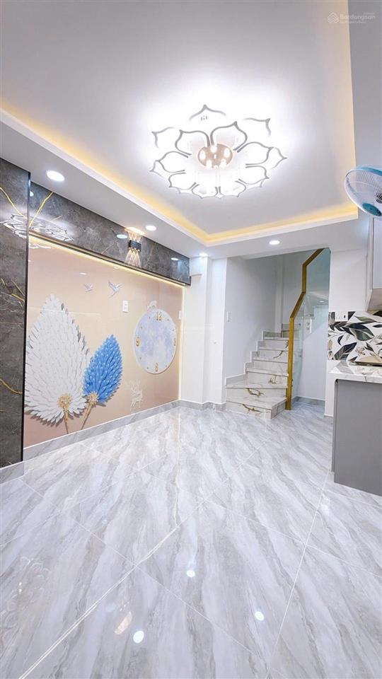 Nhà trung tâm quận 4 tôn đản thuận tiện qua lại quận 1,7 3 tầng 2pn cho 1 gd nhỏ tài chính thấp 3 t