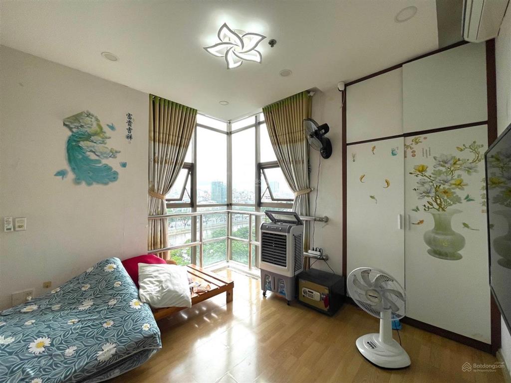 Bán căn hộ 76m2, 5,59 tỷ, chung cư khánh hội 2, tt quận 4 2pn đã có sổ giá còn tl