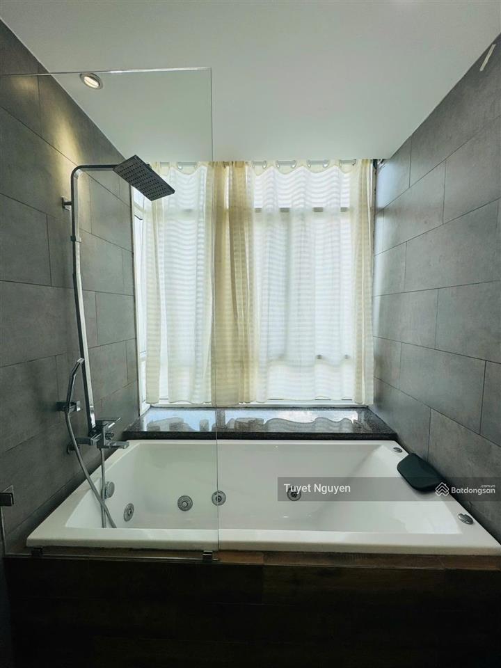 Bán căn hộ hoàng anh new sài gòn 121m2, 3pn, lầu cao view đẹp,hướng đông nam vượng khí. giá 5.5 tỷ