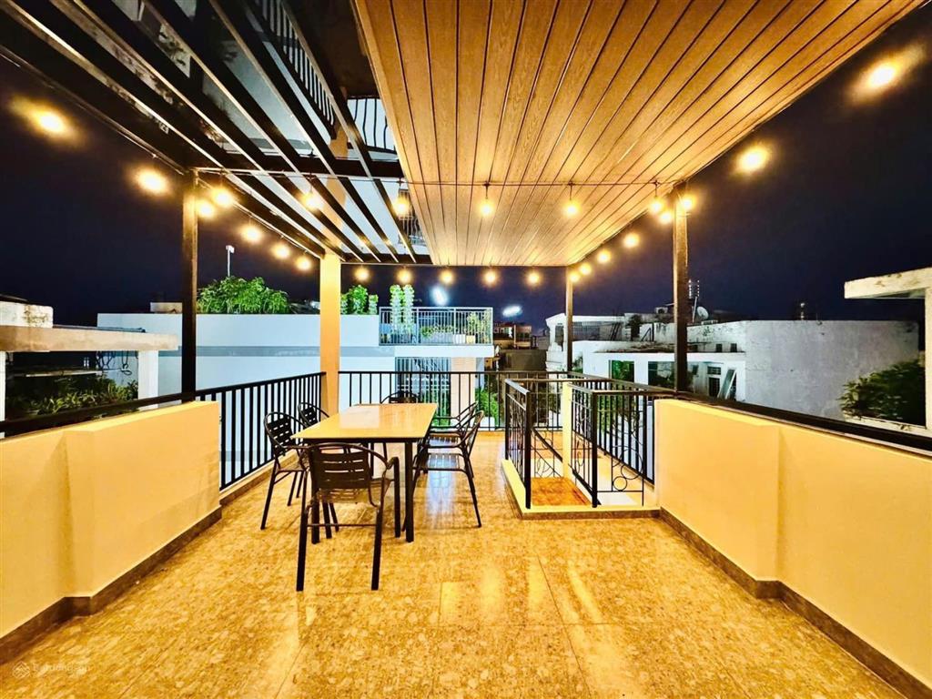 Chỉ 10.95 tỷ có ngay siêu phẩm thích quảng đức 5 tầng thang máy full nội thất