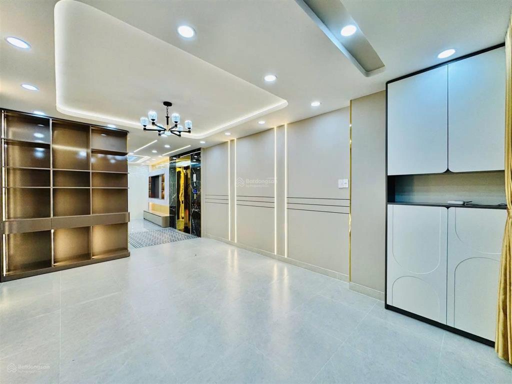 Chỉ 10.95 tỷ có ngay siêu phẩm thích quảng đức 5 tầng thang máy full nội thất