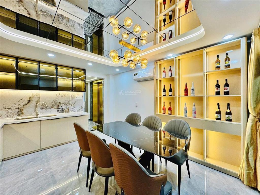 Chỉ 10.95 tỷ có ngay siêu phẩm thích quảng đức 5 tầng thang máy full nội thất