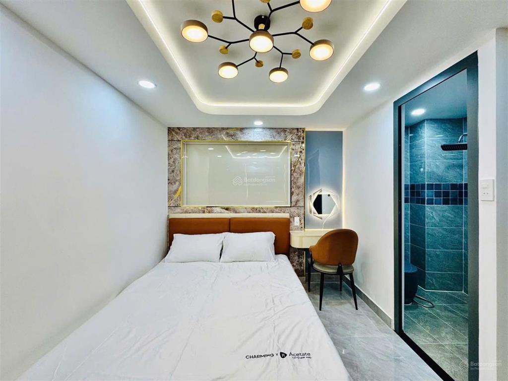 Chỉ 10.95 tỷ có ngay siêu phẩm thích quảng đức 5 tầng thang máy full nội thất