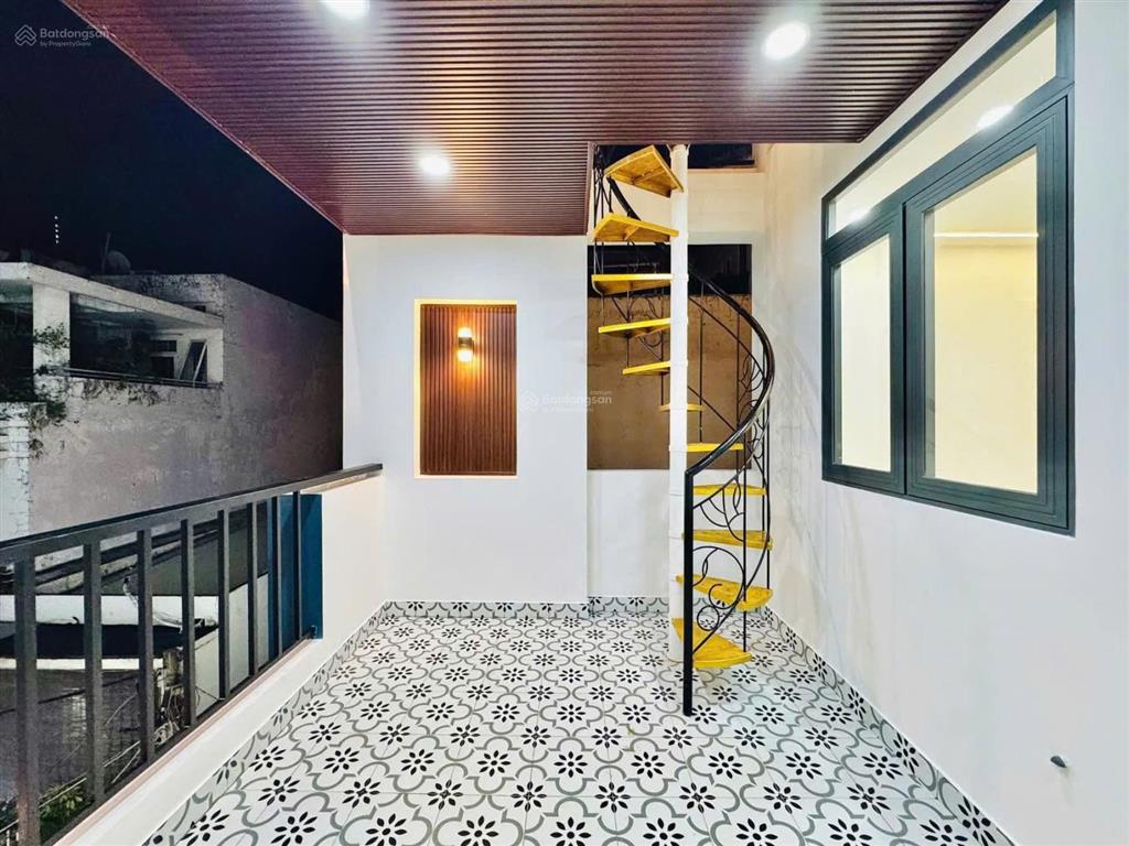 Chỉ 10.95 tỷ có ngay siêu phẩm thích quảng đức 5 tầng thang máy full nội thất