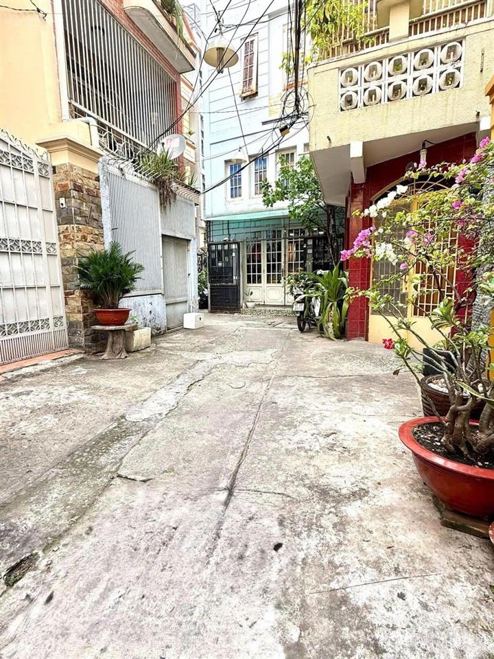 Chỉ 11.2 tỷ có ngay nhà 4 tầng q.3 trung tâm nam kỳ khởi nghĩa  giá quá sốc