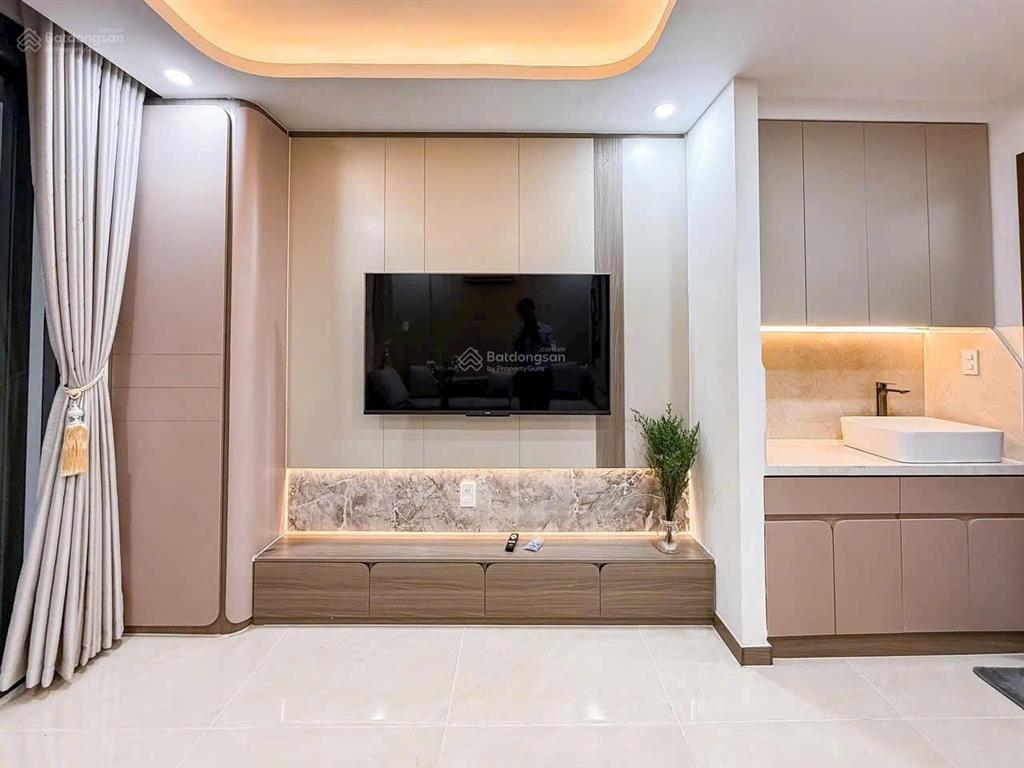 Bán nhà trần quang diệu quận 3 dòng tiền 16tr/th, 5 tầng btct, sát hẻm xe hơi