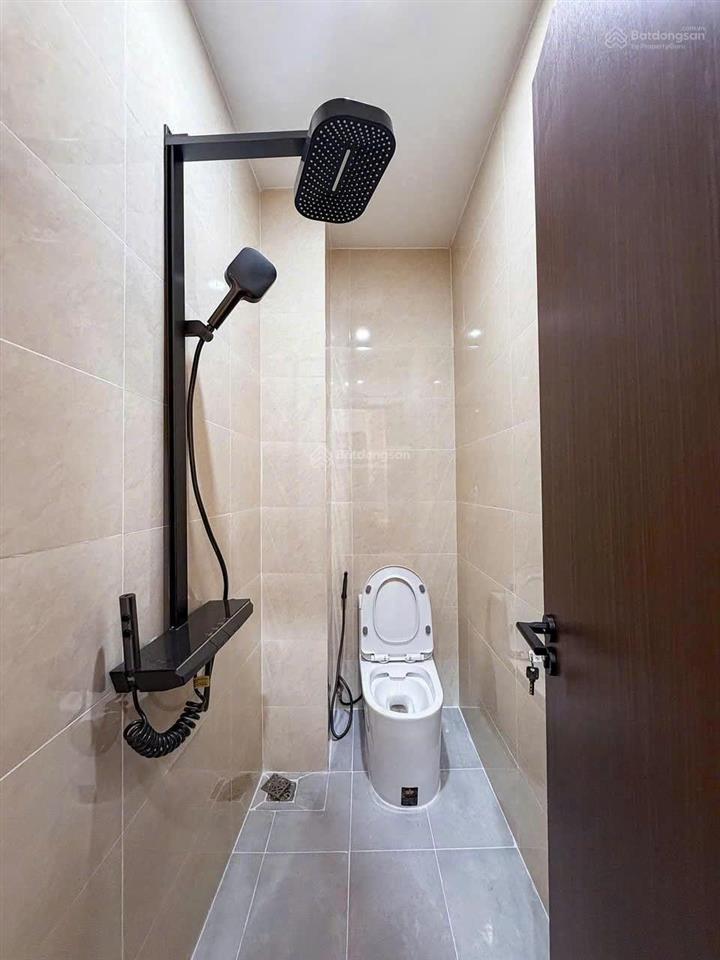 Bán nhà trần quang diệu quận 3 dòng tiền 16tr/th, 5 tầng btct, sát hẻm xe hơi