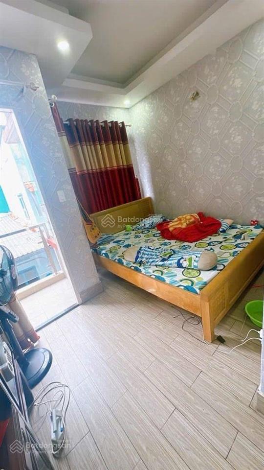 Bán nhà riêng tại tôn đản, 7,5 tỷ, 49,5m2, 6pn, 6wc, 5 tầng