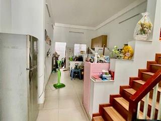 Bán nr tại đoàn văn bơ, 7,6 tỷ, 85m2, 2pn, 2wc, giá siêu hời