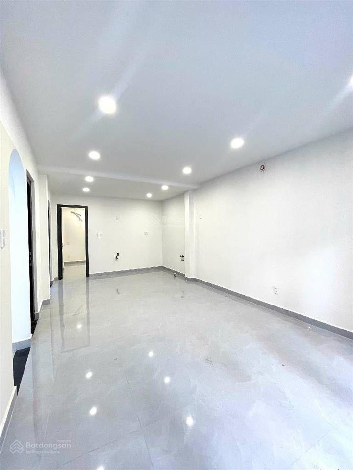 Bán nhà riêng tại khánh hội, 7,8 tỷ, 67,5 m2, 3pn, 2wc, 3 tầng, mặt tiền 6m