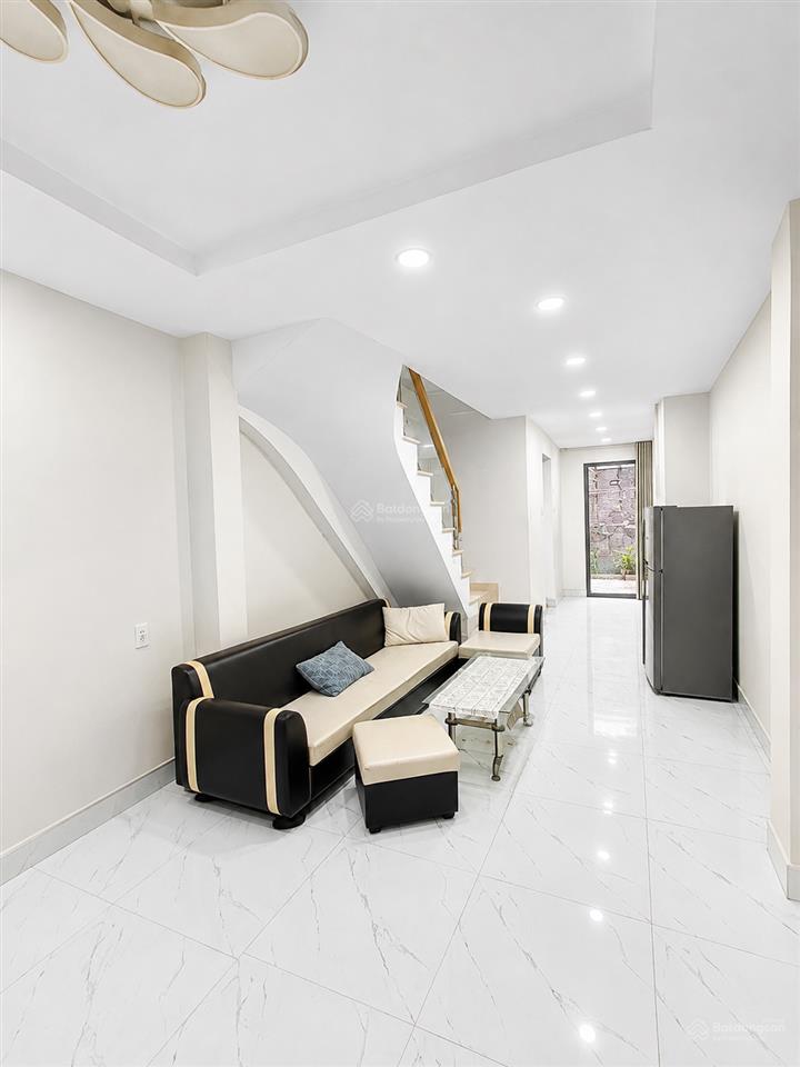 Bán nr 3pn, 4wc, 40m2, 8 tỷ ở lê văn sỹ, q3, tp.hcm