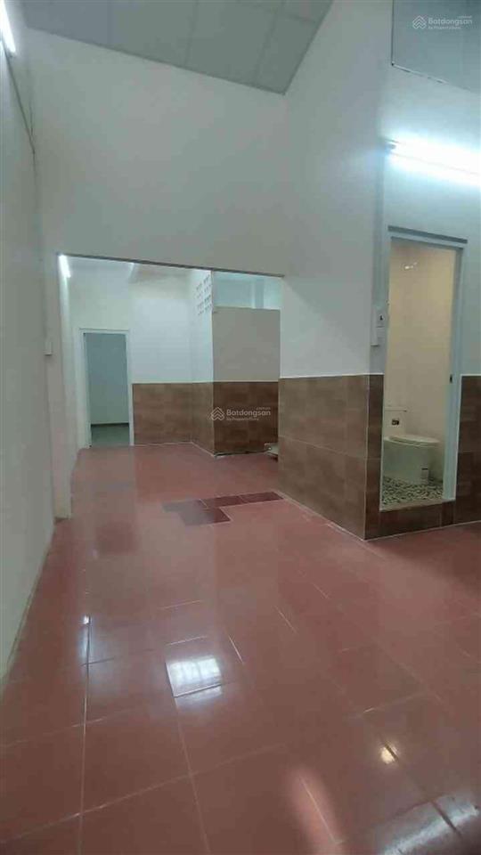 Trung tâm quận 3 thuận tiện di chuyển khắp tp hcm. sát mặt tiền đường lê văn sỹ. nhà rộng thoáng